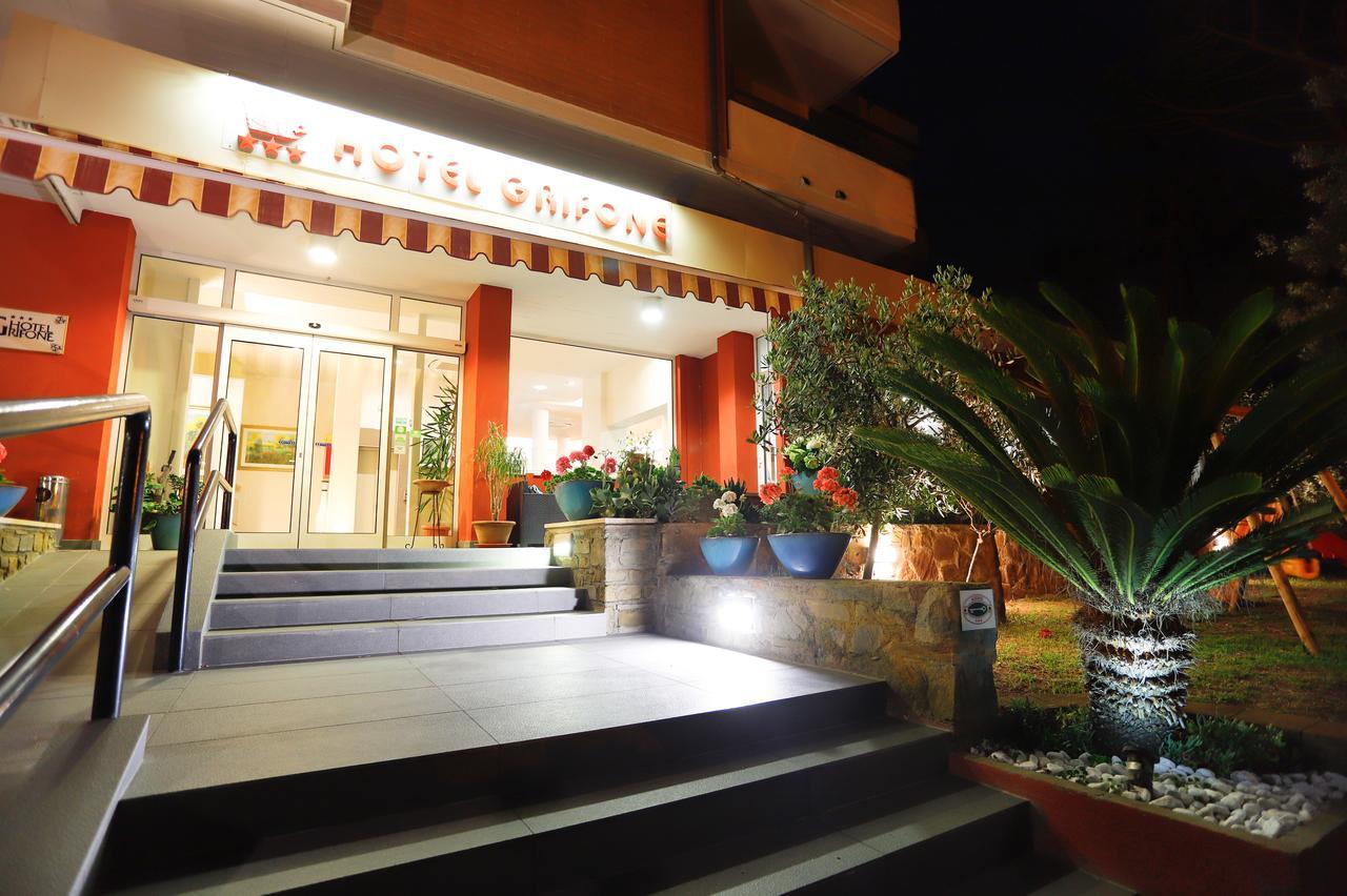 Hotel Grifone プリンチピナ・ア・マーレ エクステリア 写真
